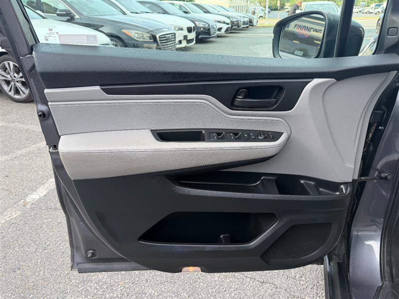 Used 2019 Honda Odyssey EX image 17
