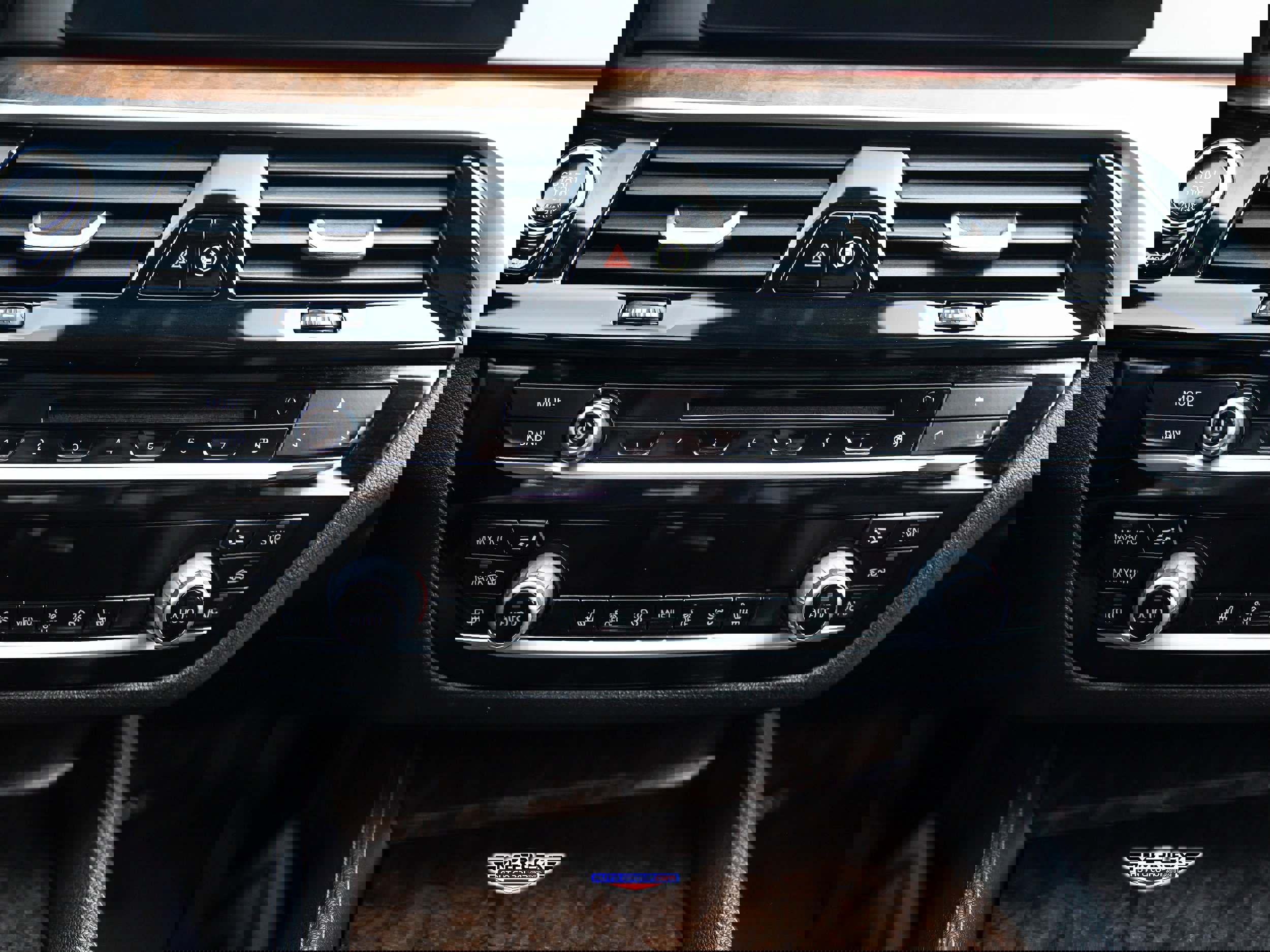 Used 2018 BMW 540i xDrive w/ M Sport Package image 35