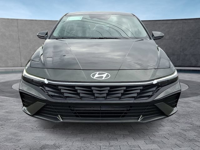 New 2026 Hyundai Elantra SE FWD image 2