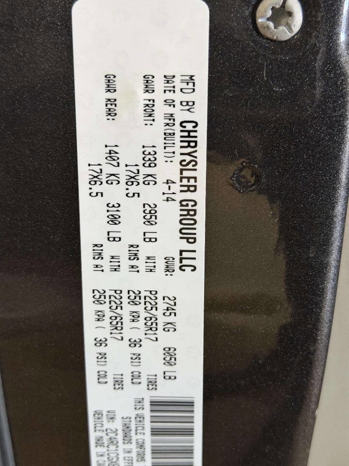 Used 2014 Chrysler Town & Country Touring-L image 21