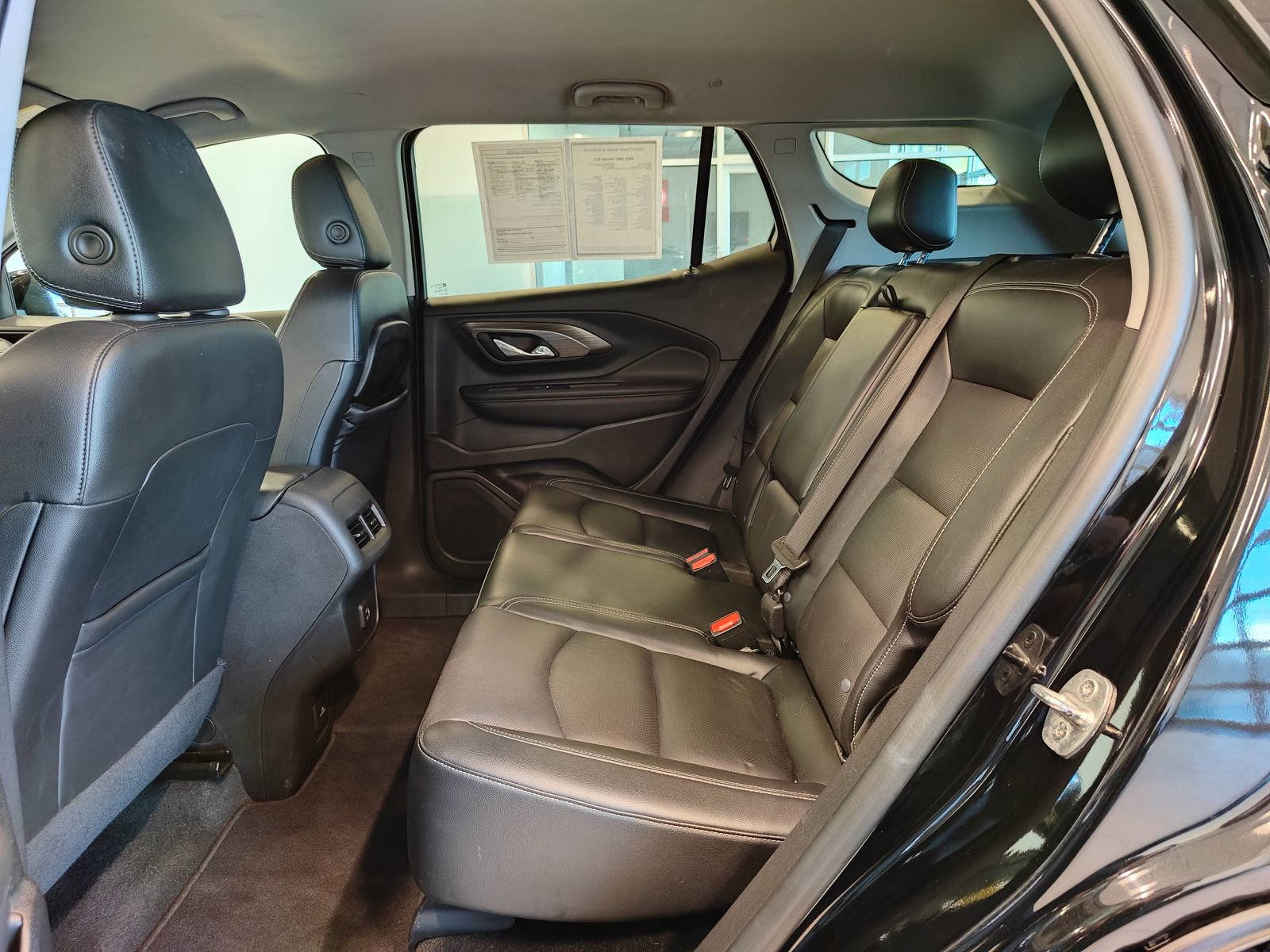 Used 2023 GMC Terrain SLT image 11