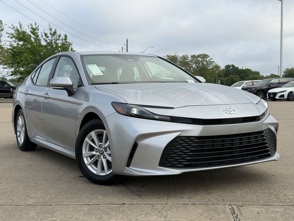 Used 2025 Toyota Camry LE FWD image 2