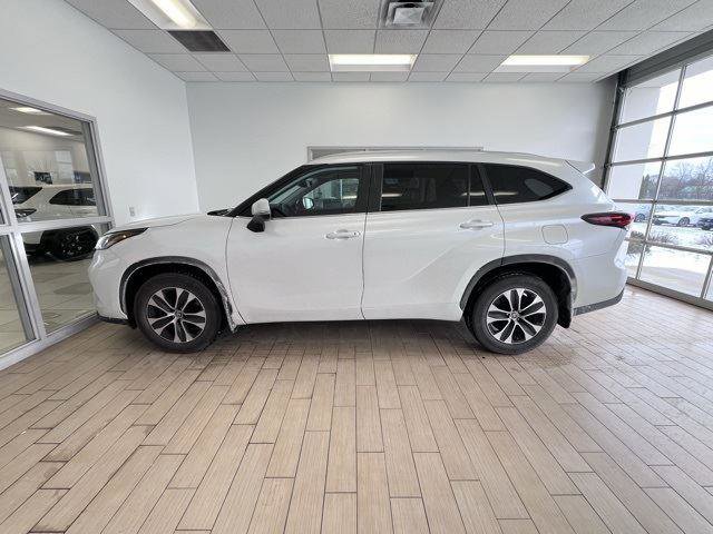 Used 2024 Toyota Highlander XLE image 13