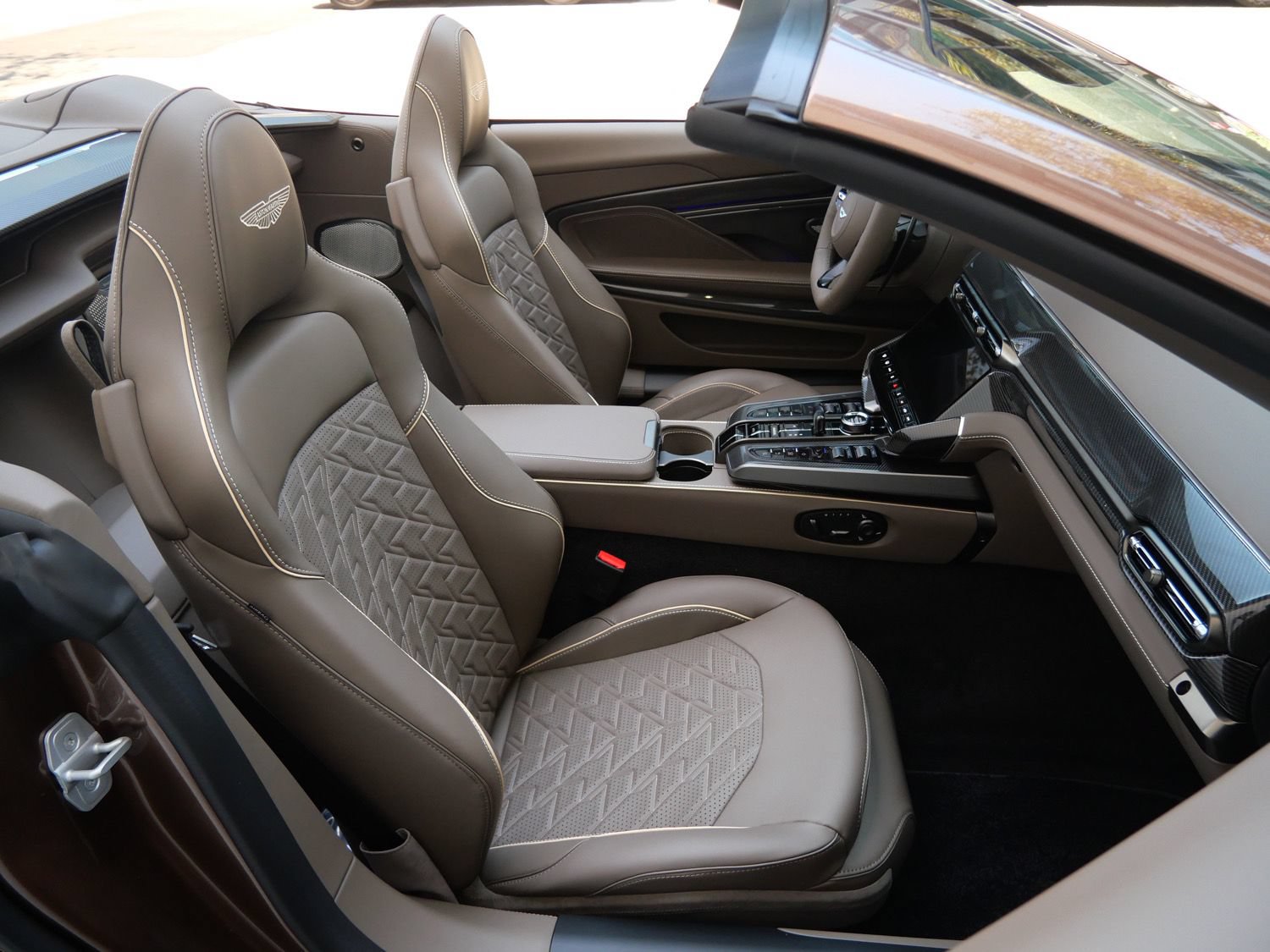New 2026 Aston Martin Vanquish Convertible RWD image 12