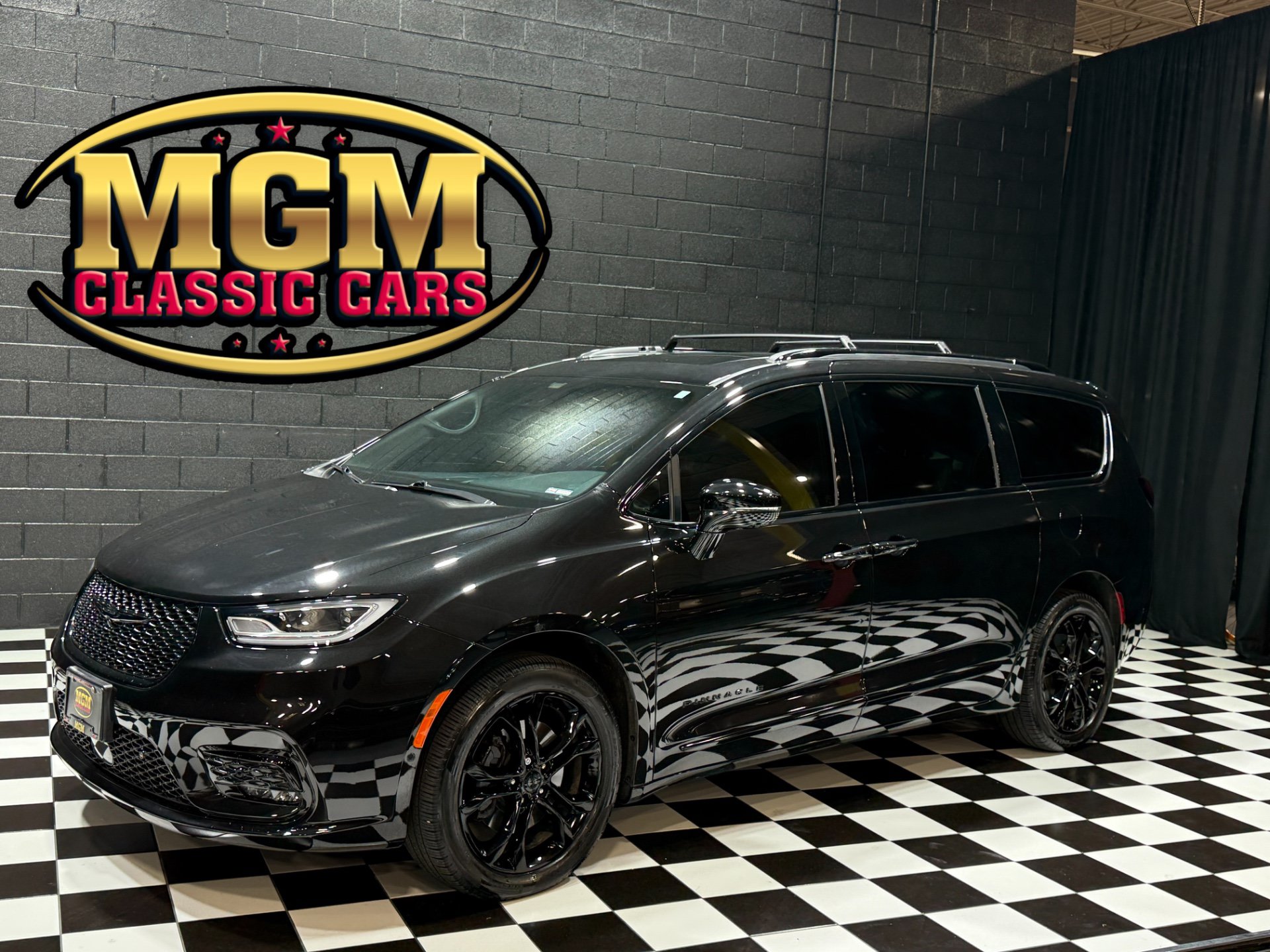 Used 2021 Chrysler Pacifica Pinnacle