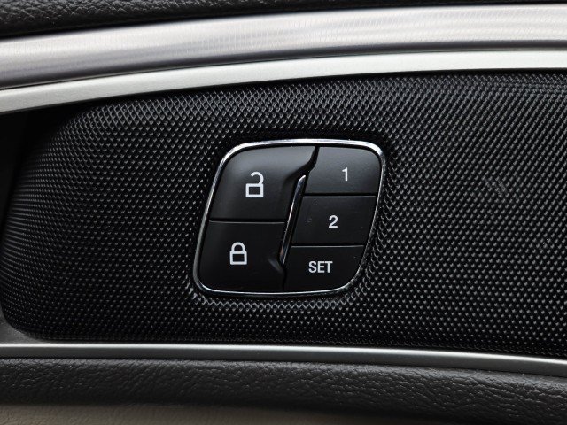 Used 2018 Lincoln MKZ Premiere FWD image 30