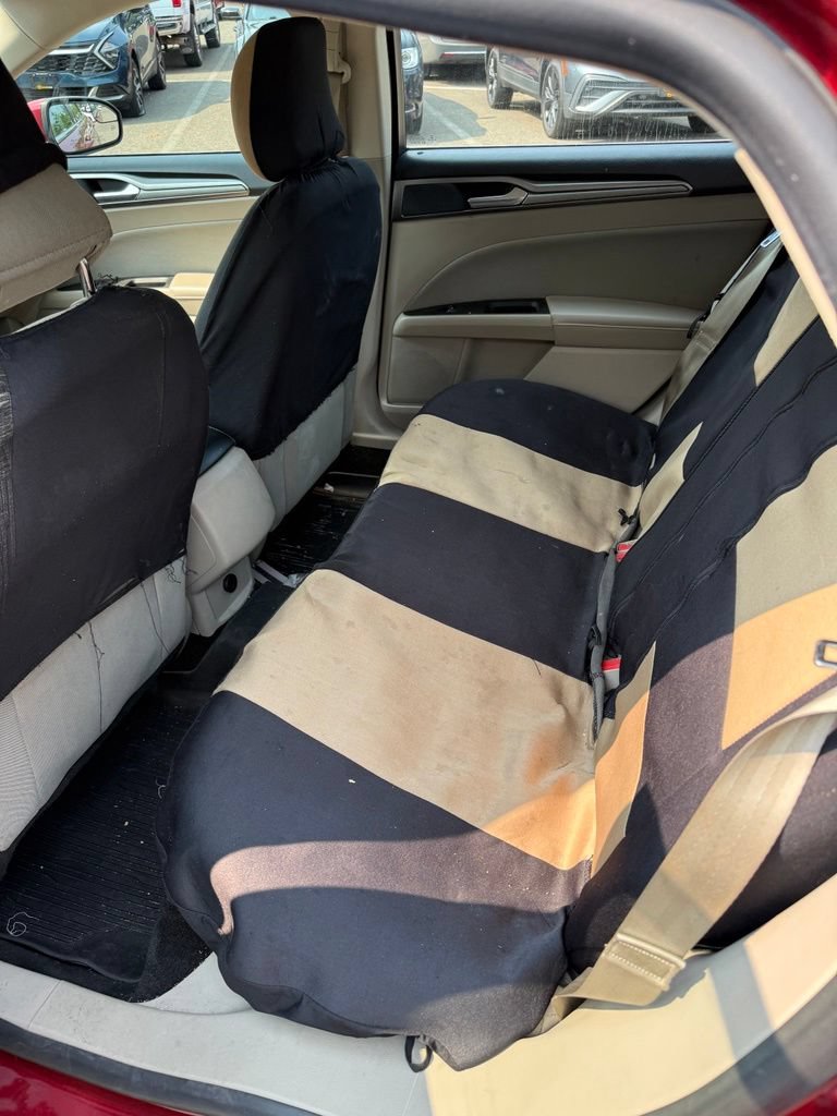 Used 2018 Ford Fusion SE FWD image 12