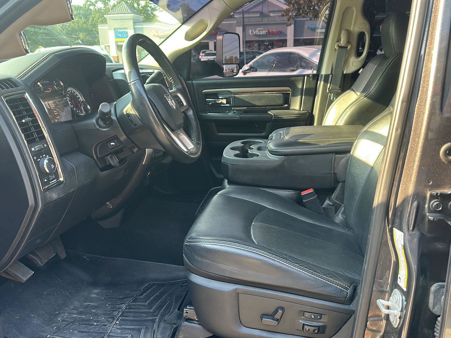 Used 2018 RAM 3500 Laramie w/ Sport Appearance Group AWD/4WD image 16