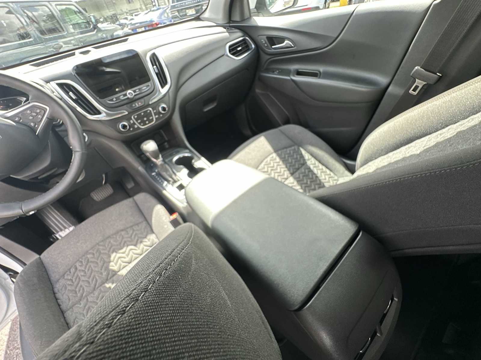 Used 2024 Chevrolet Equinox LT image 22