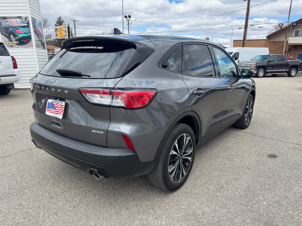 Used 2022 Ford Escape SE w/ SE Sport Appearance Package AWD/4WD image 6