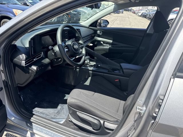 Certified 2026 Hyundai Elantra SE FWD image 15