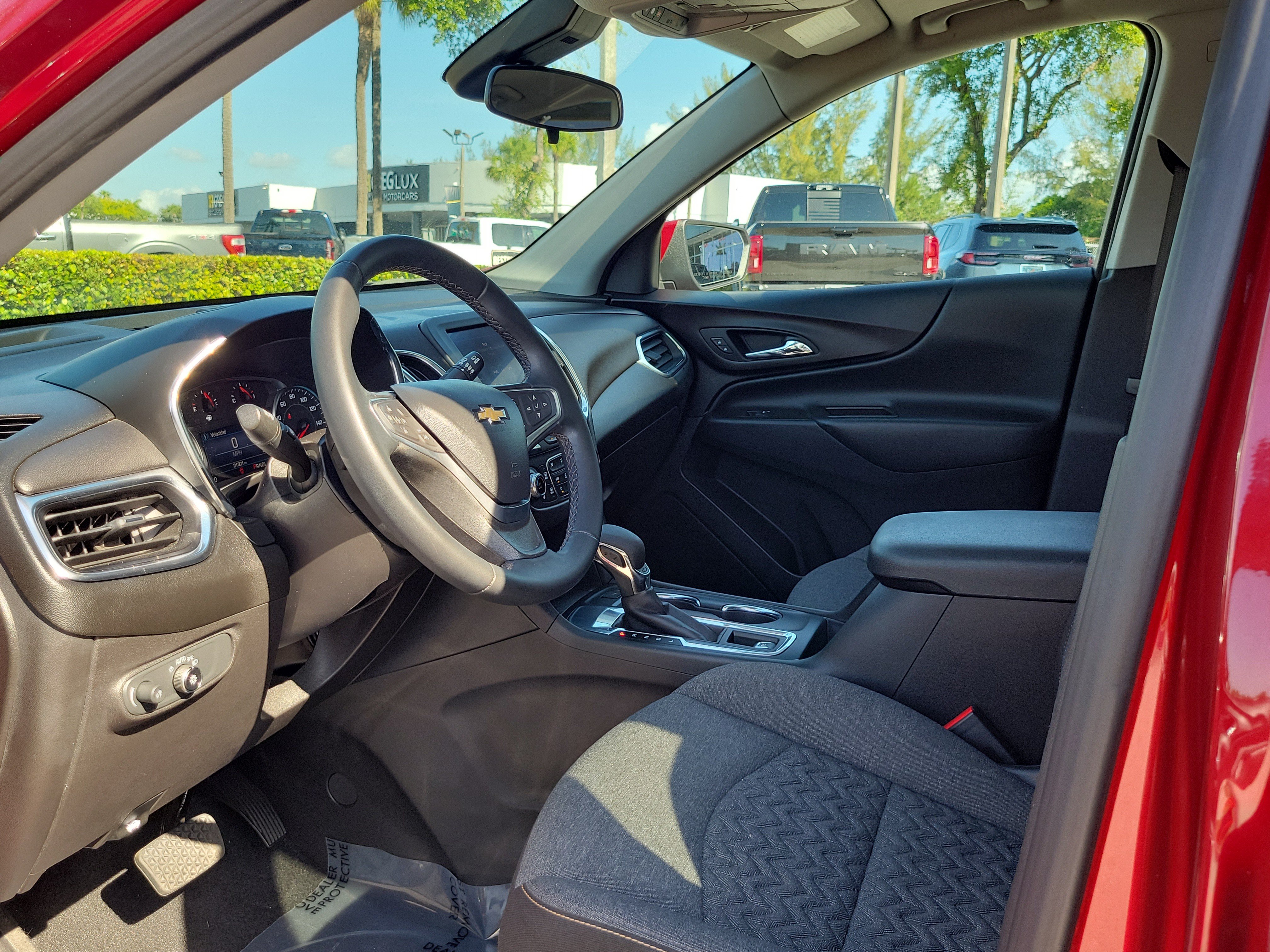 Used 2023 Chevrolet Equinox LT FWD image 12