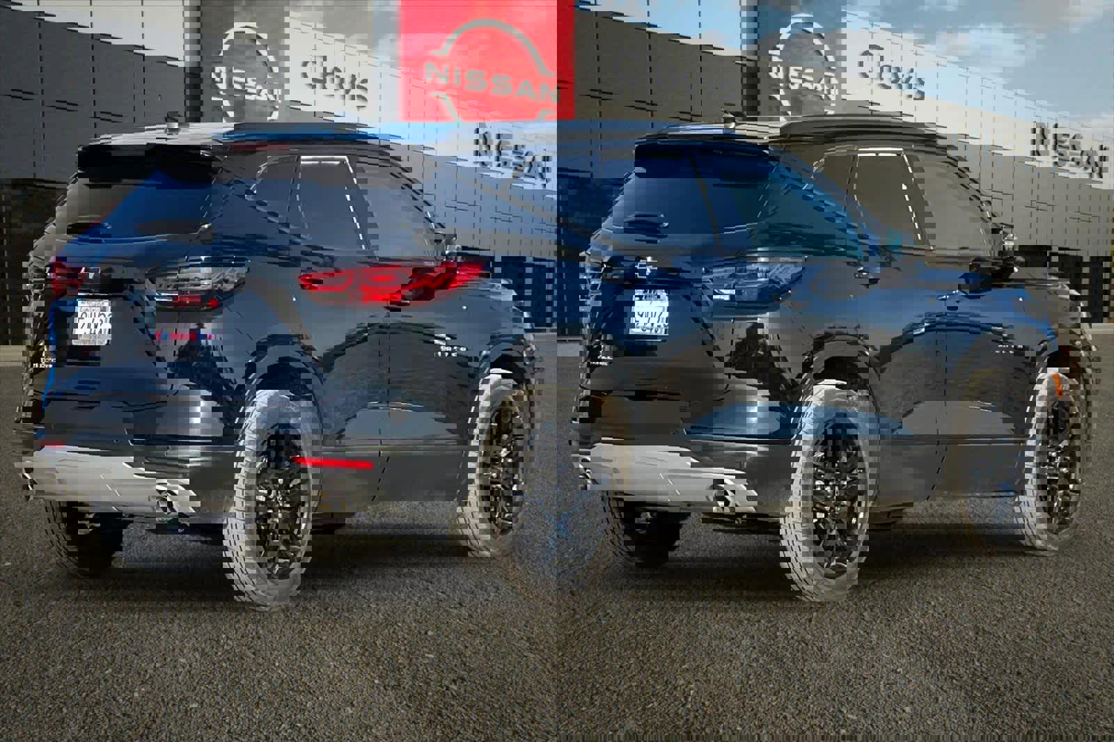 Used 2023 Chevrolet Blazer LT image 3