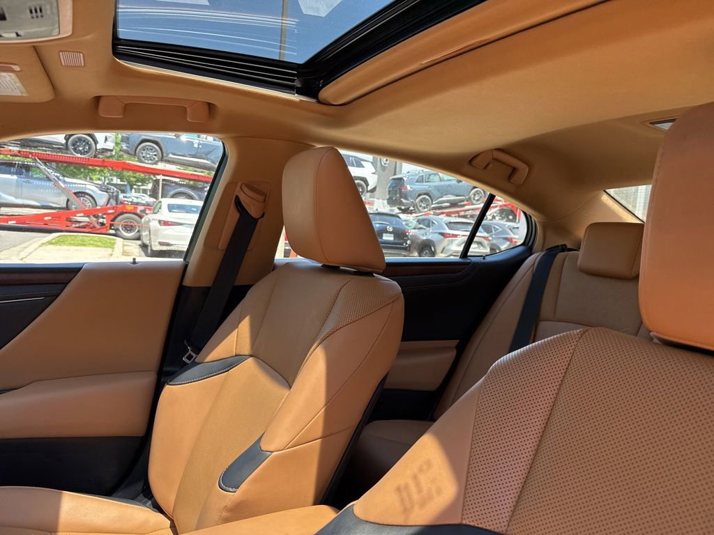 Used 2022 Lexus ES 250 w/ Premium Package AWD/4WD image 13