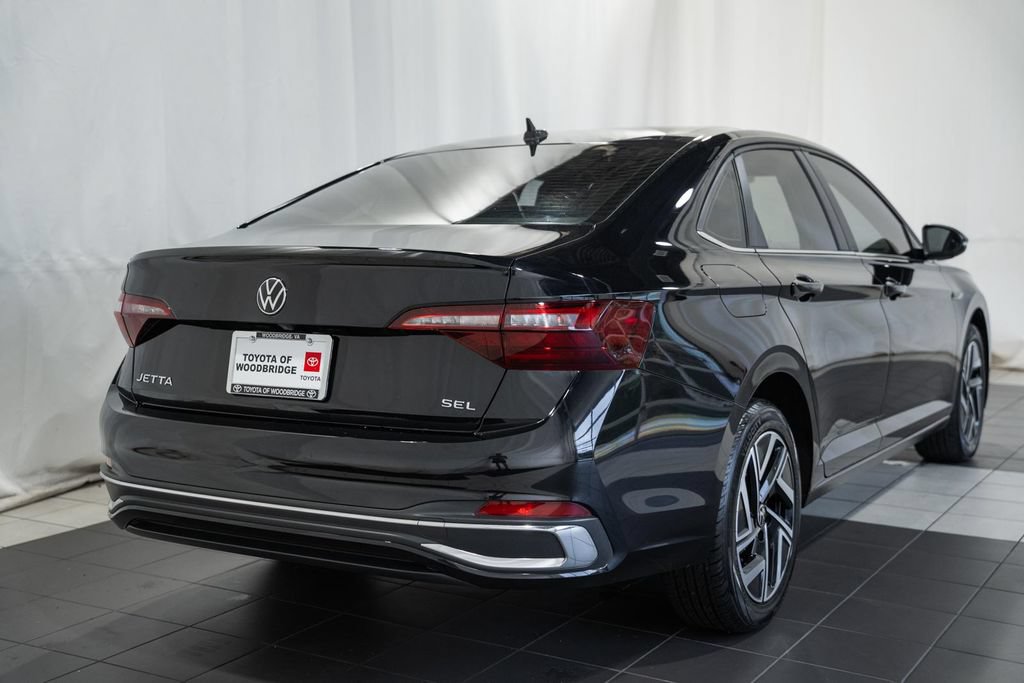 Used 2024 Volkswagen Jetta SEL FWD image 4