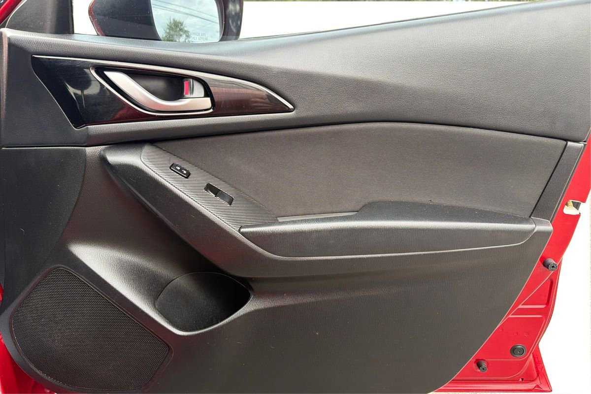 Used 2016 MAZDA MAZDA3 i Sport FWD image 20