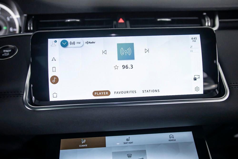Used 2023 Land Rover Range Rover Evoque SE image 29