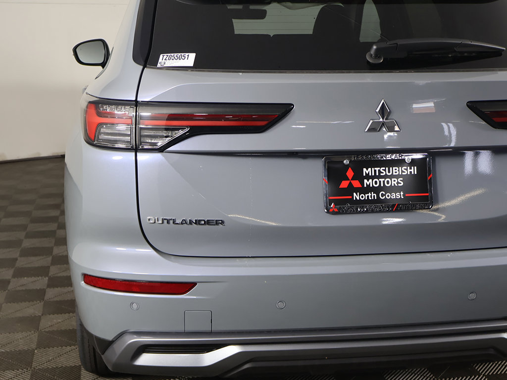 New 2026 Mitsubishi Outlander SE FWD image 17