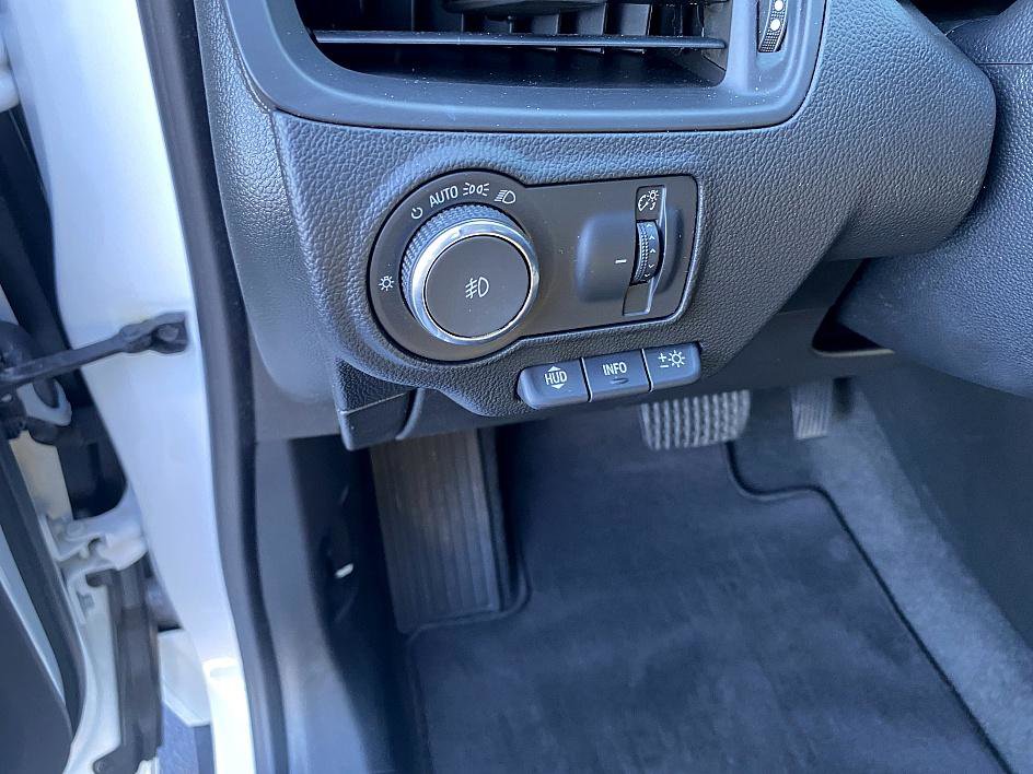 Used 2020 Buick Envision Premium w/ Driver Confidence Package image 18