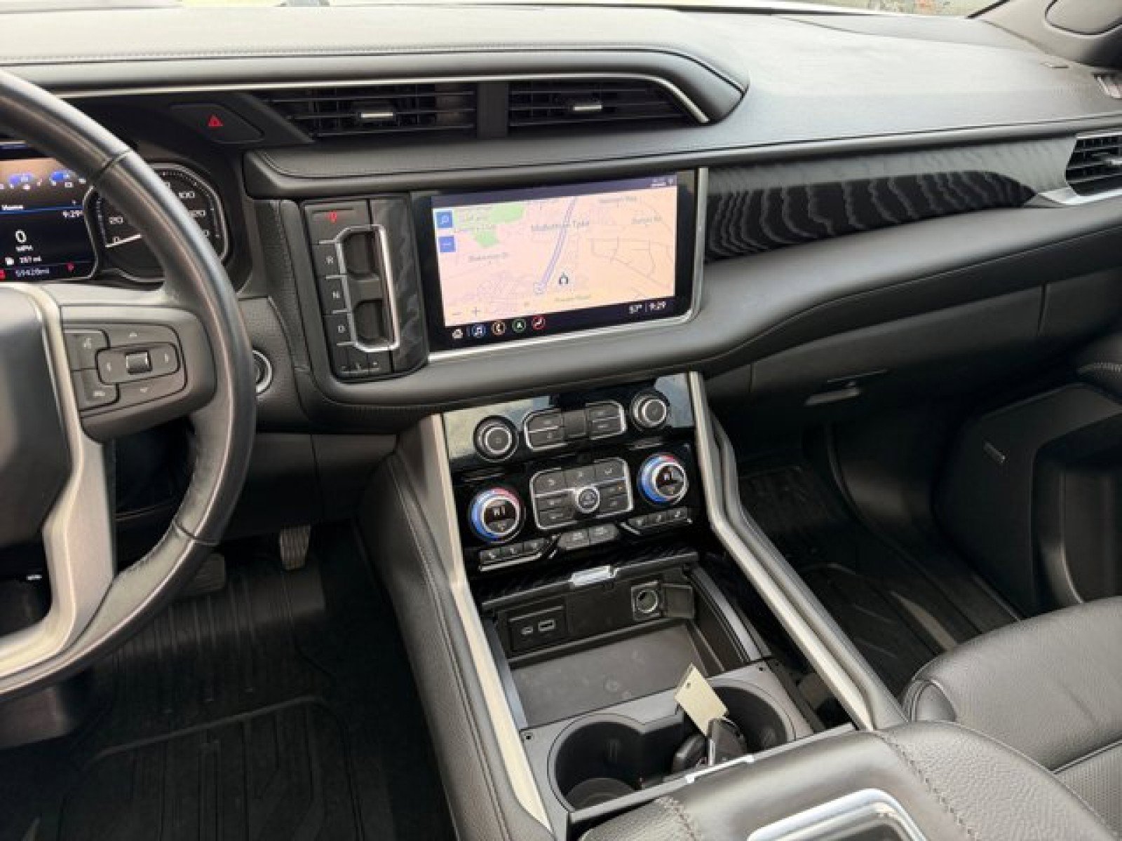 Used 2021 GMC Yukon Denali w/ LPO, Illumination Package AWD/4WD image 14