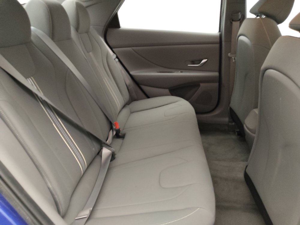 Used 2023 Hyundai Elantra SEL w/ Convenience Package FWD image 19