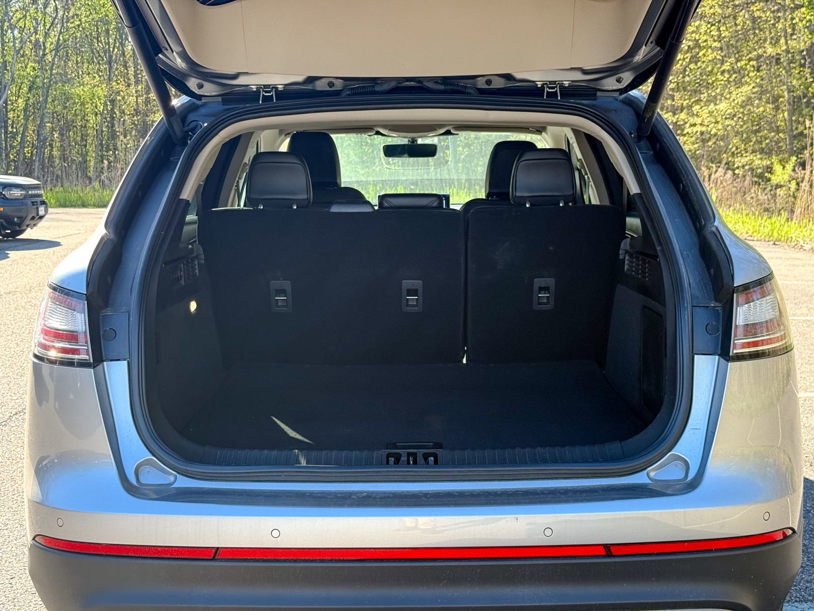 Certified 2023 Lincoln Nautilus AWD w/ Premium Package image 12