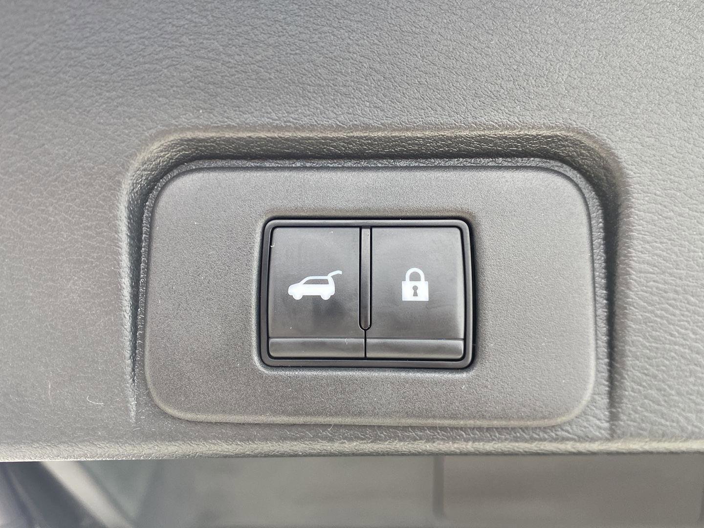 Used 2023 Nissan Rogue Platinum w/ Platinum Premium Package image 12