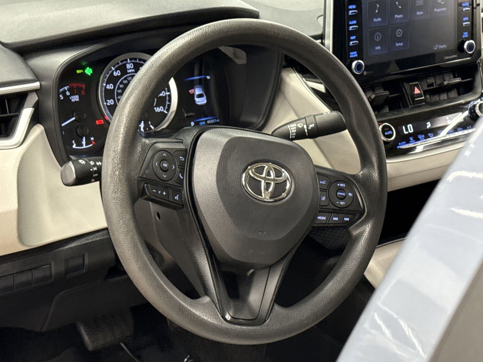 Used 2021 Toyota Corolla LE w/ LE Convenience Package FWD image 17