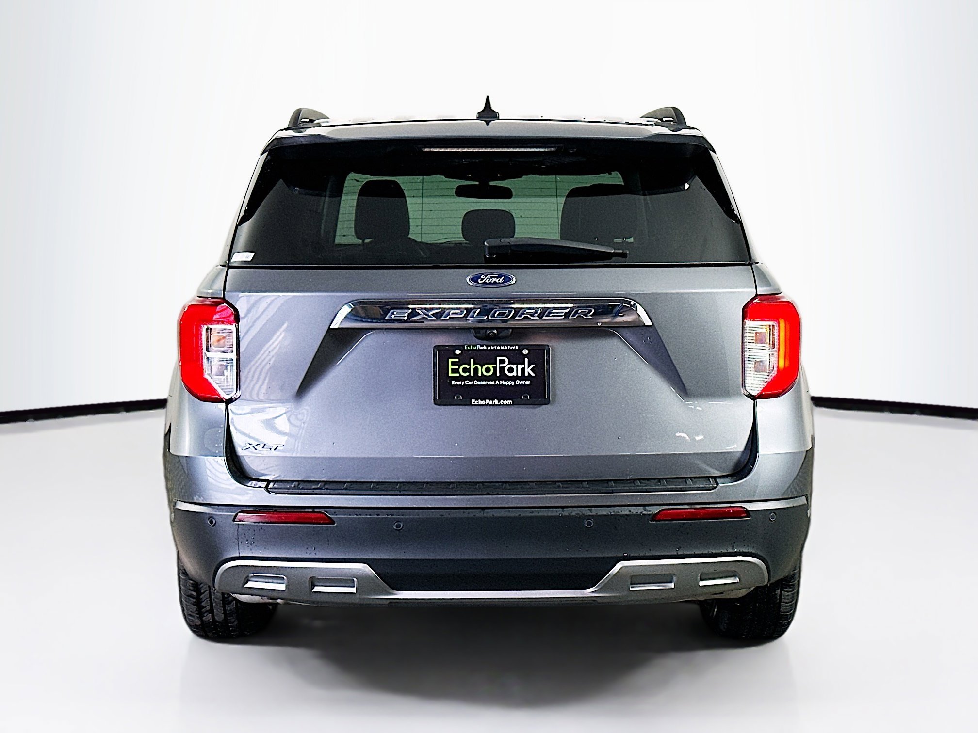 Used 2024 Ford Explorer XLT w/ Equipment Group 202A image 7