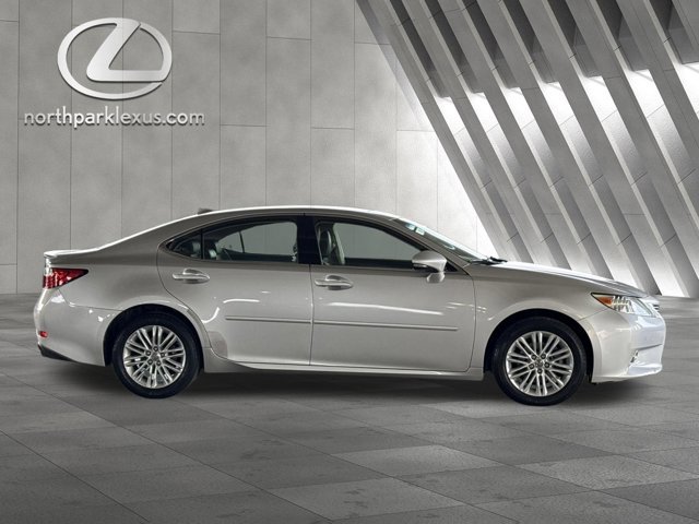 Used 2015 Lexus ES 350 w/ Luxury Package image 4