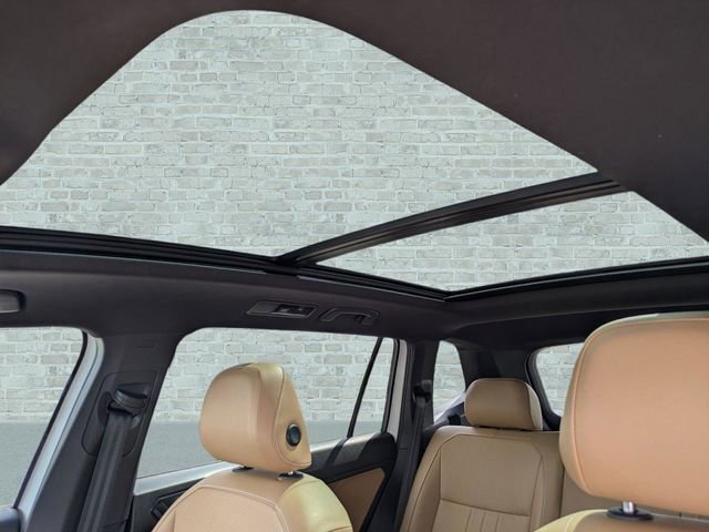 Certified 2023 Volkswagen Tiguan SE R-Line image 22