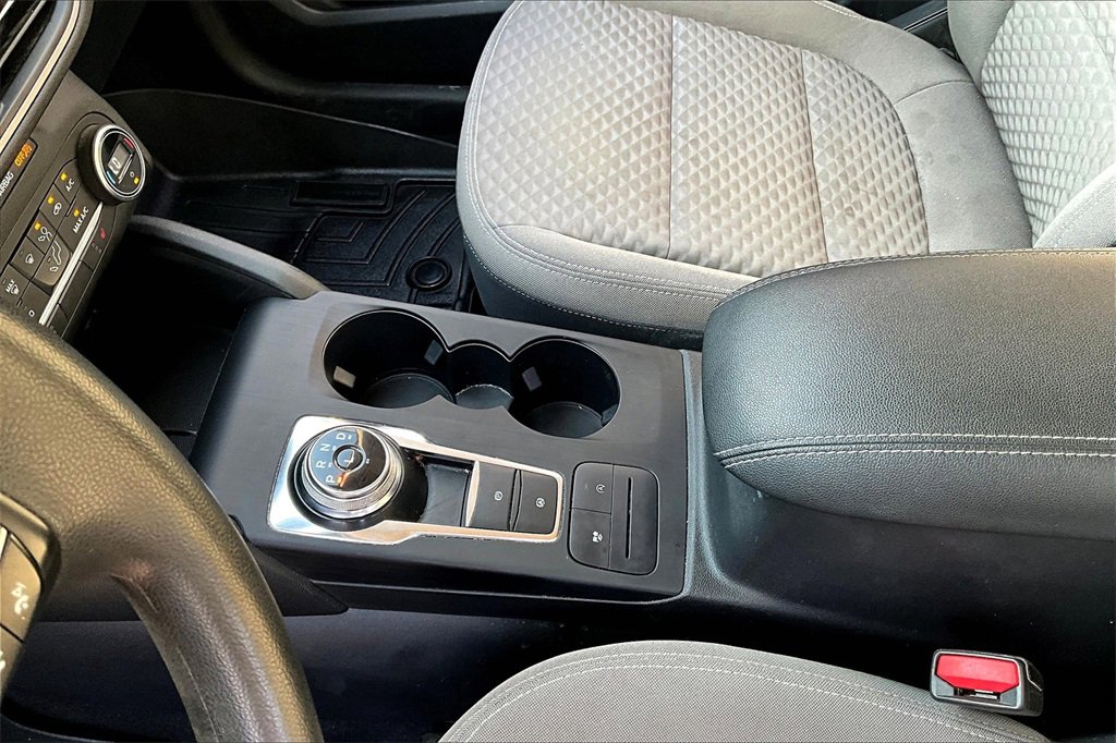 Used 2020 Ford Escape SE image 18