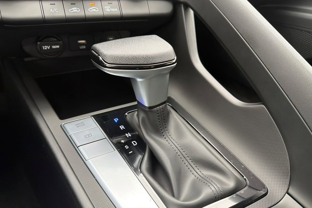 New 2026 Hyundai Elantra SE image 18