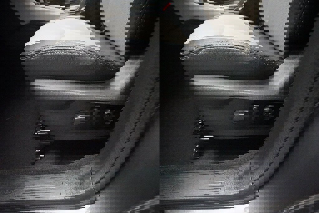 Used 2022 Subaru Forester Limited image 30