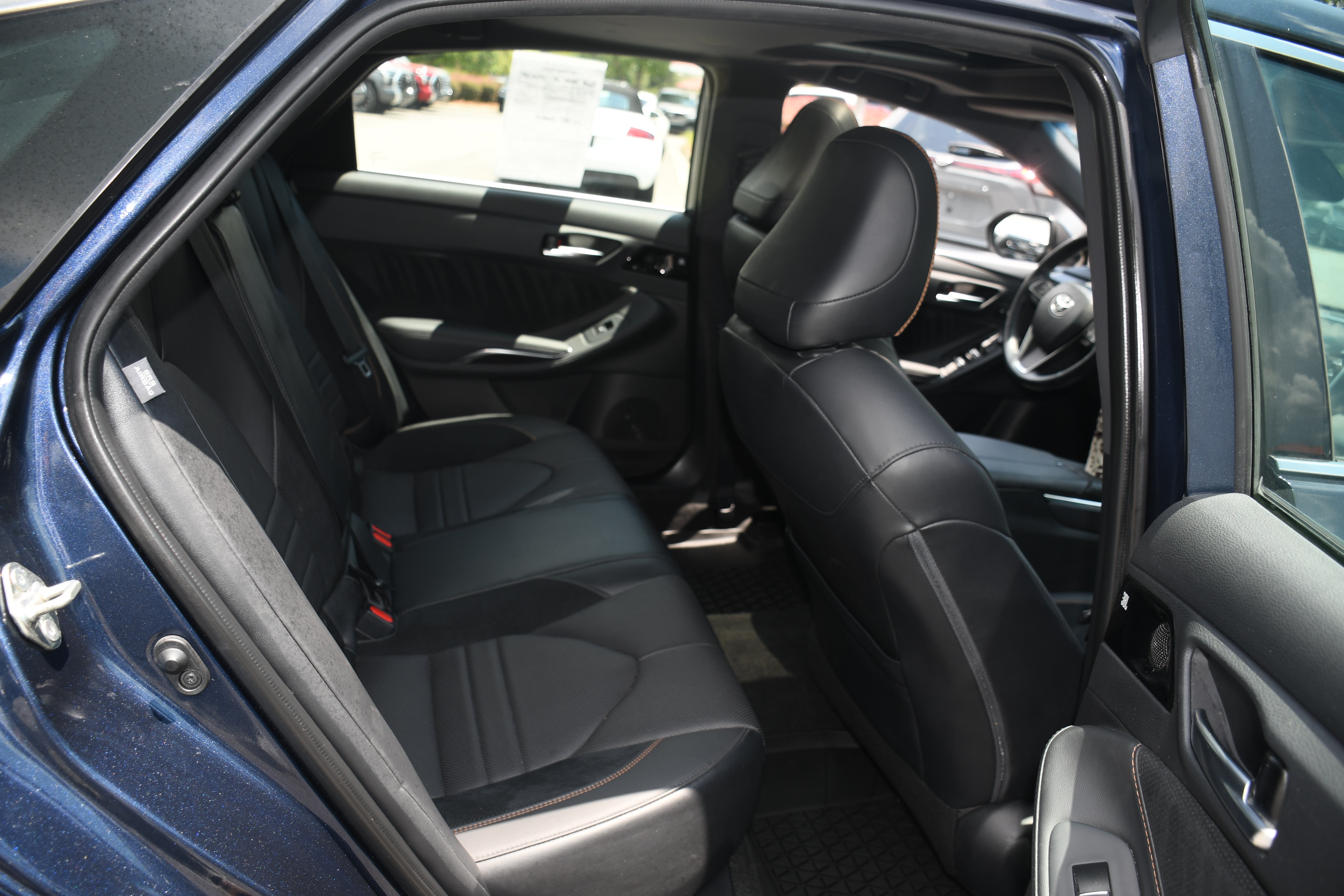 Used 2019 Toyota Avalon Touring w/ Advanced Safety Package FWD image 21