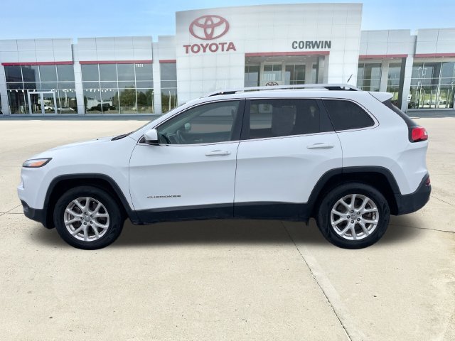 Used 2016 Jeep Cherokee Latitude w/ Cold Weather Group AWD/4WD image 4