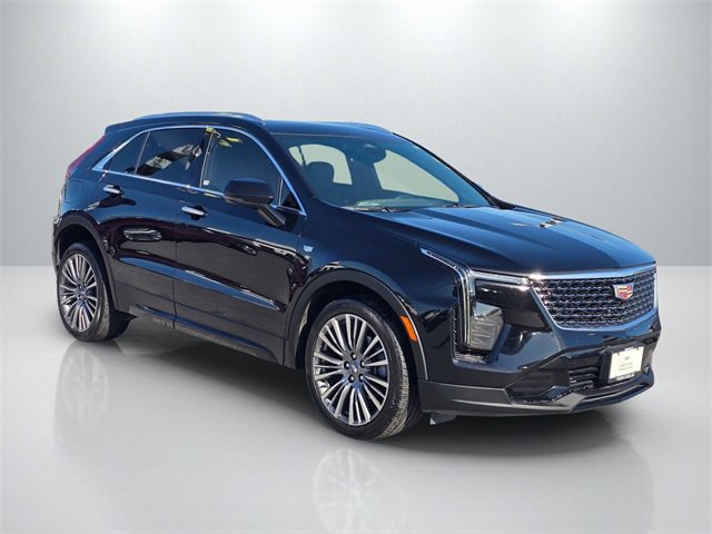 Used 2024 Cadillac XT4 Premium Luxury image 3