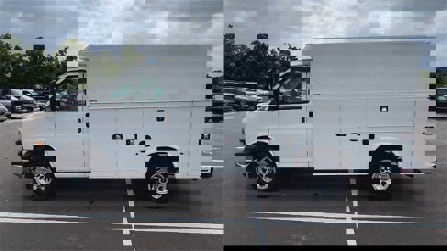 New 2025 GMC Savana 3500 w/ Power Convenience Package image 5