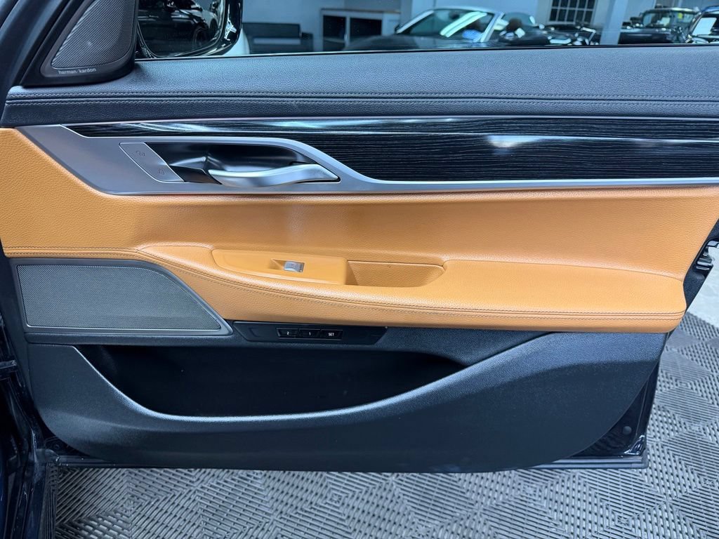 Used 2019 BMW 740i w/ M Sport Package RWD image 54