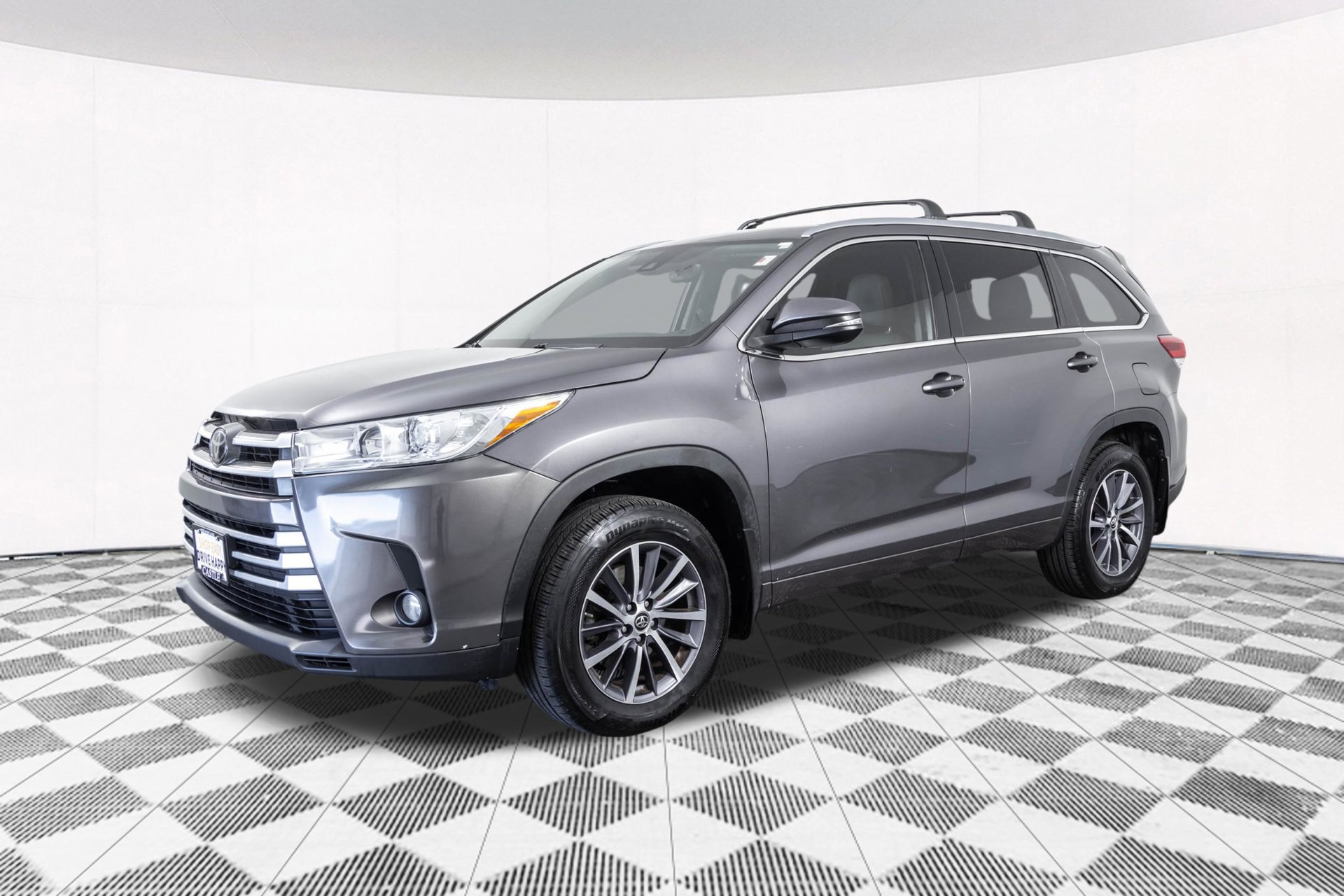 Used 2018 Toyota Highlander XLE AWD/4WD image 14