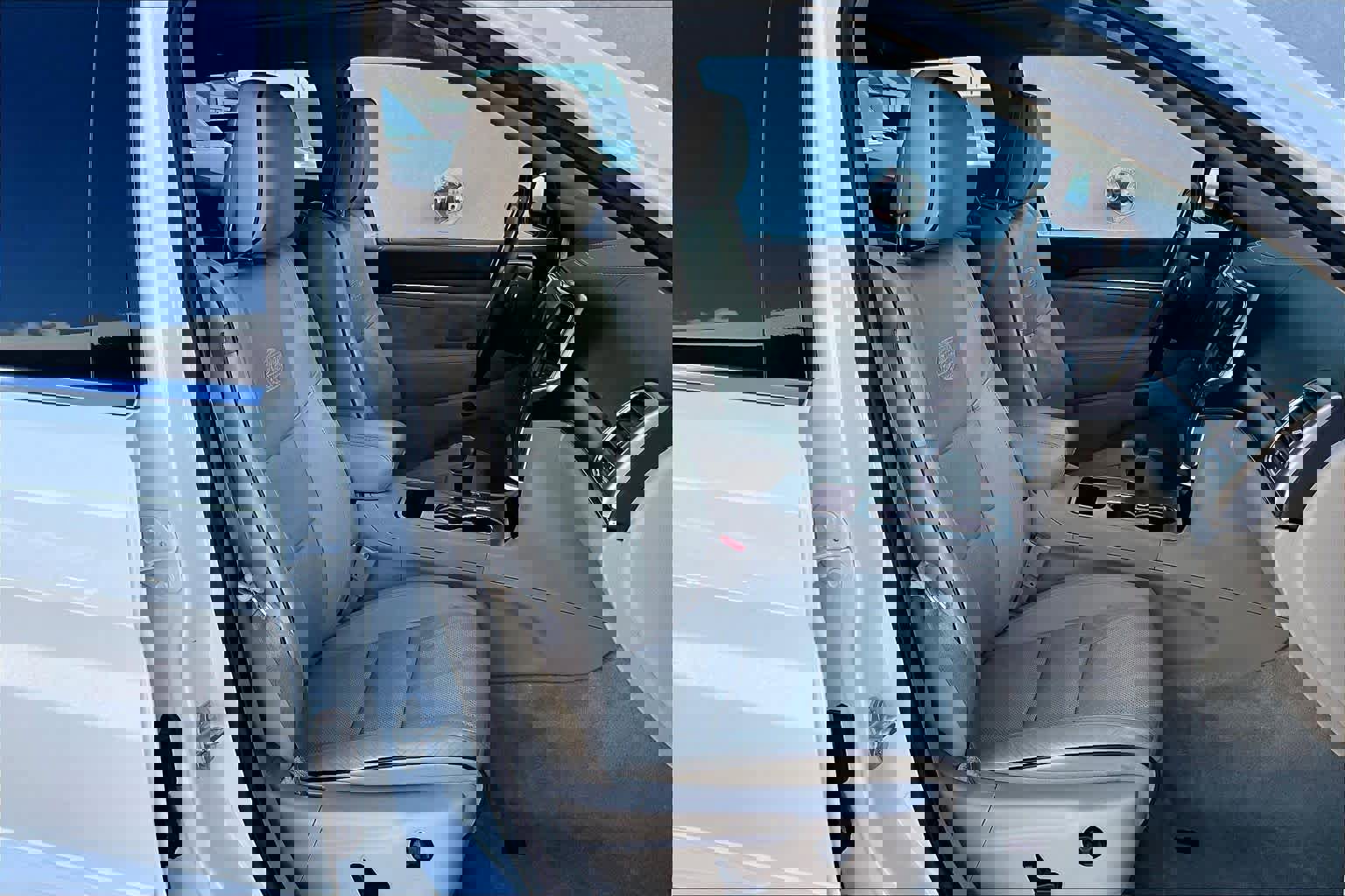 Used 2015 Jeep Grand Cherokee Overland image 9