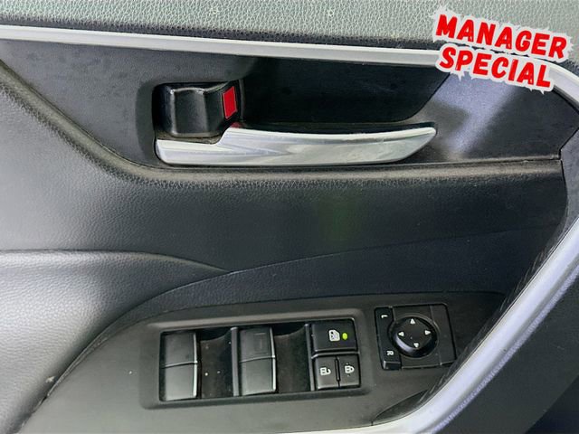 Used 2021 Toyota RAV4 XLE Premium image 21