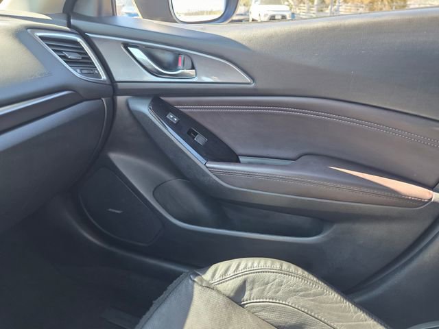 Used 2018 MAZDA MAZDA3 Grand Touring w/ Premium Equipment Package image 25