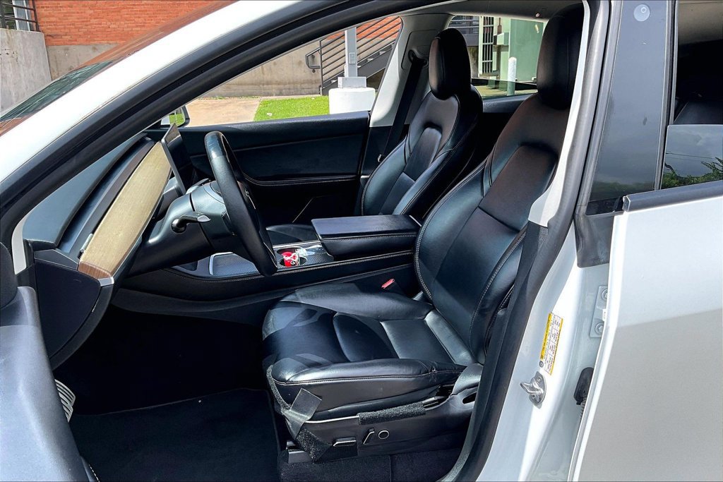 Used 2022 Tesla Model Y Performance AWD/4WD image 33