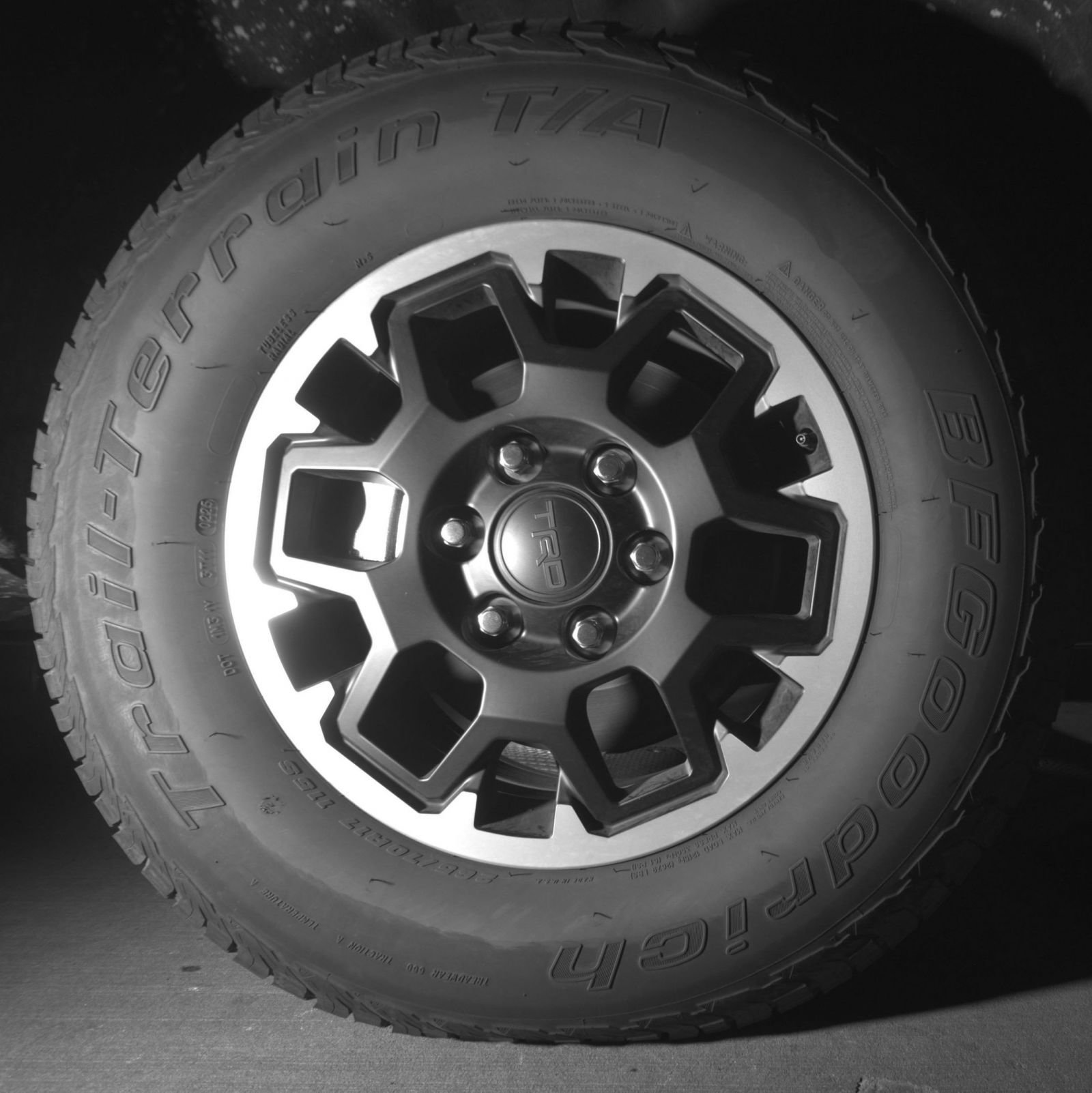 Used 2025 Toyota Tacoma TRD Off-Road AWD/4WD image 16