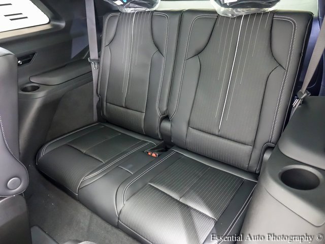 New 2026 Cadillac Vistiq Luxury w/ LPO, Floor Liner Package image 10