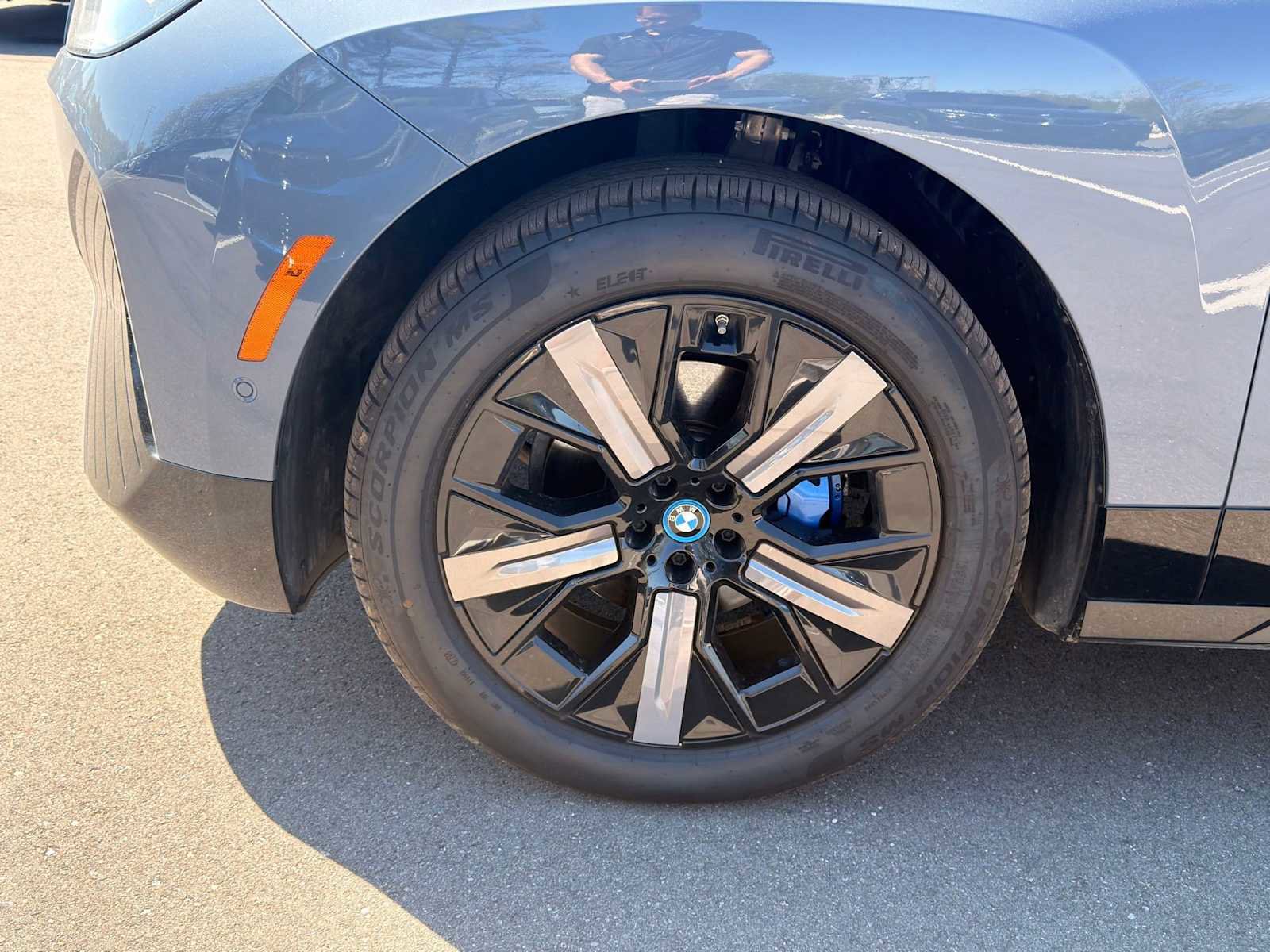 Certified 2024 BMW iX xDrive50 w/ Premium Package AWD/4WD image 12