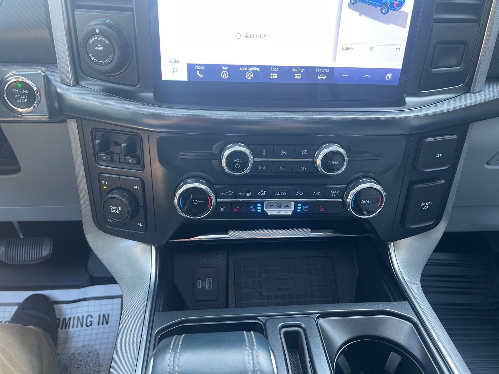 Used 2022 Ford F150 Limited image 28