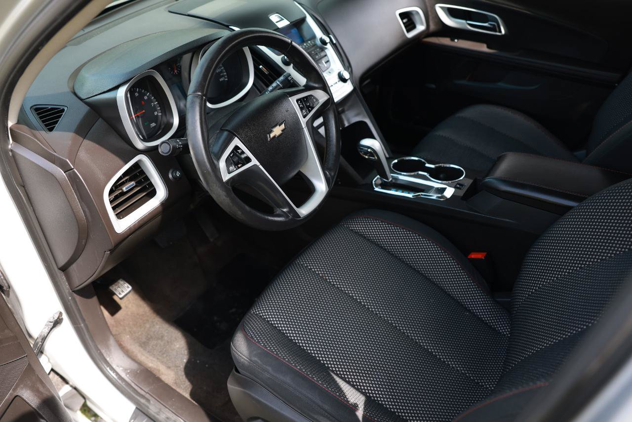 Used 2010 Chevrolet Equinox LT w/ Vehicle Interface Package FWD image 4