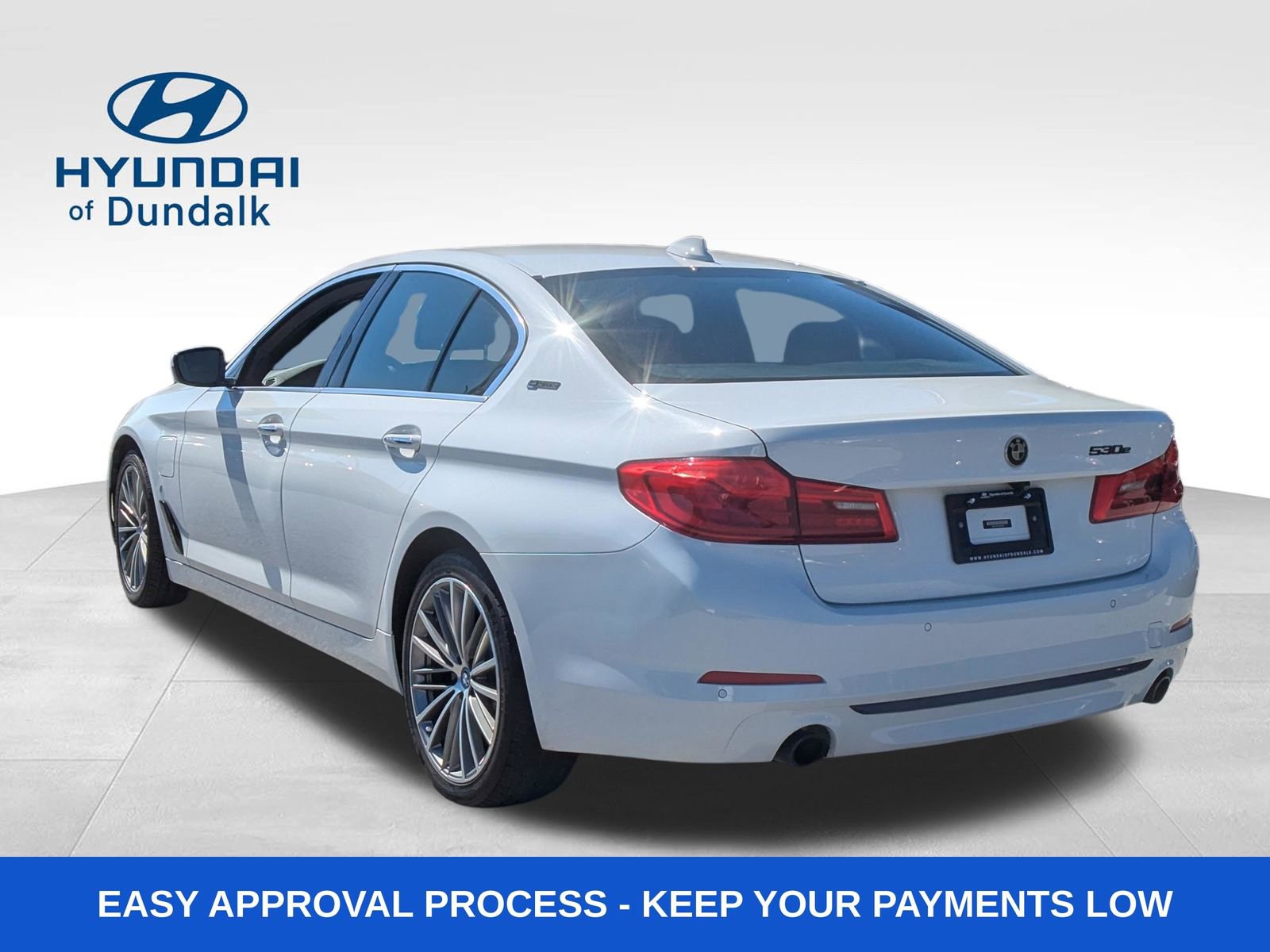 Used 2018 BMW 530e xDrive w/ Premium Package 2 image 3